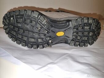 Predám turistické topánky Vibram