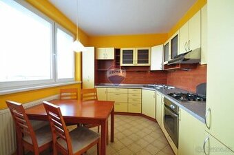 REZERVOVANÉ, 3-izbový byt s loggiou, Poprad, ul. Rázusova, 8