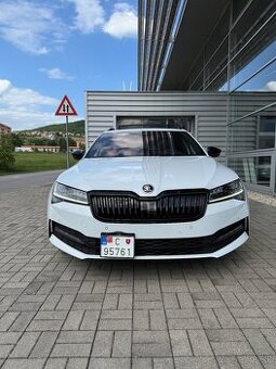 Skoda superb sportline 147kw dsg,pano,matrix,virtual,acc,dcc