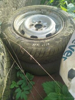 Ponulam koleso S pneu na Skoda Felícia