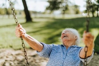 Ponúkam opatrovanie seniorov