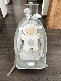 Ingenuity hojdacie ležadlo Cuddle Lamb