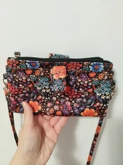 Kabelka/peňaženka s kvetinovým vzorom