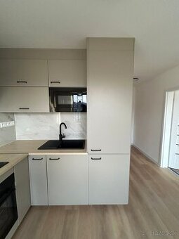 Rezervované , 1 izbový byt, kompletná nová rekonštrukcia