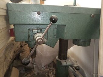 Stolová vŕtačka Jihokov