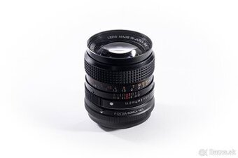 Konica AR 50mm f/1.4 + redukcia Konica–NEX