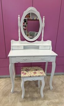 Detský toaletný stolík