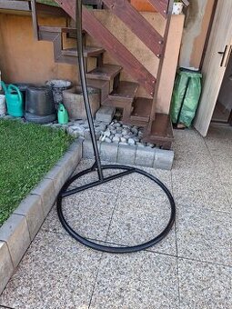 Zahradna hojdacka stojan na hojdacku