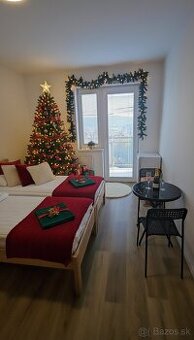 🌿Pekná 2lôžková izba s balkónom, tiché čisté bývanie v BA