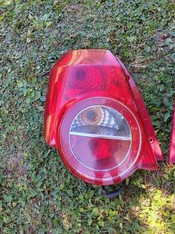 Chevrolet Aveo hatchback zadné svetlá