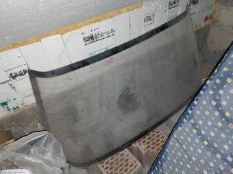 Mercedes-Benz w124 zadné sklo