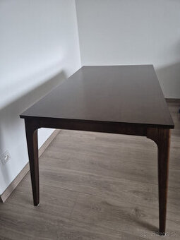 Predám jedálenský stôl