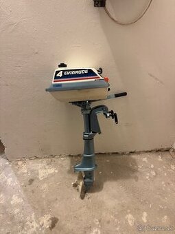 ZÁVESNÝ LODNÝ MOTOR EVINRUDE 4HP