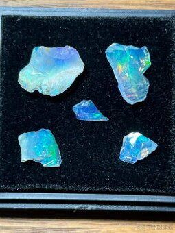 Slovenský Drahý opál, minerál kameň, šperk, drahokam,