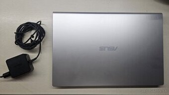 Zachovalý notebook Asus