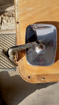 Predám spätné zrkadlo