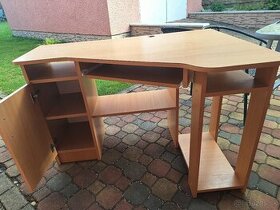 Stôl do detskej izby
