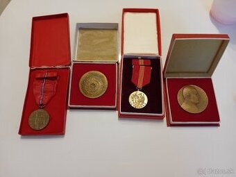 vyznamenanie čssr plaketa
