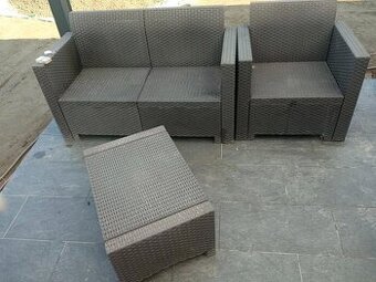Predám záhradný ratanový nábytok – sedačka, kreslo, stolík +