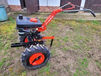 Vari malotraktor