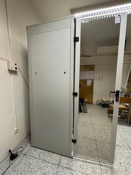 Predám profesionálny rack Triton, K-Line vo výbornom stave