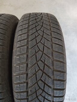 4ks zimne 215/65 R16 98H GOODYEAR ULTRA GRIP PERFORMANCE