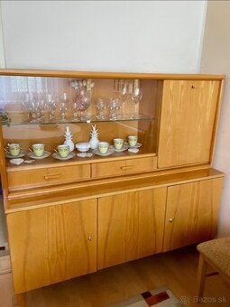 Jedálenský sekretár [príborník]