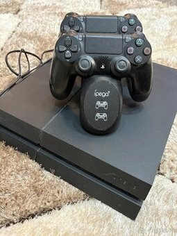 Ps 4 + 2x ovládač + volant + hry