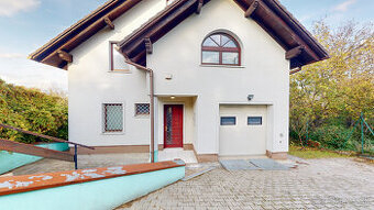 PREDAJ rodinného domu s rozľahlým pozemkom ŠENKVICE.