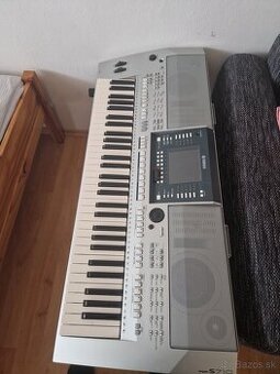 Predám klavesy yamaha s610 so stojanom a s pedalom