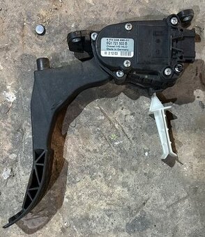 Plynový pedál golf 4 octavia 1 leon 1