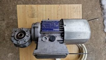 Elektromotor s prevodovkou