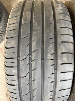 275/40 R20 Kumho