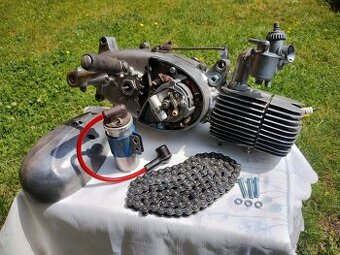 Prodám náhradní motor jawa 50 po GO+ cívka a náhradní řetěz