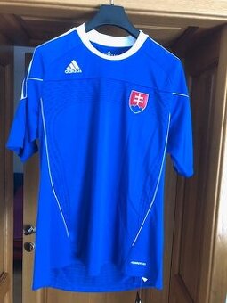 Oficiálne futbalové dresy Slovenska a Česka