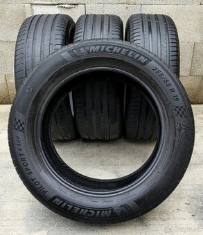 Predám letné pneu Michelin PILOT SPORT 4 SUV 255/55 R19