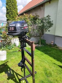 Závesný lodný motor Suzuki DF 2,5 - citaj text