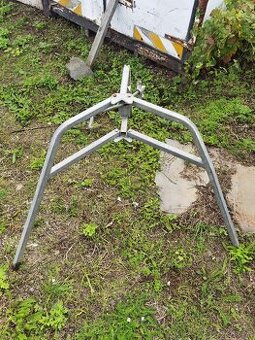 Statív, trojnožka, držiak, stojan