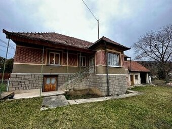 MAĎARSKO - TOP LOKALITA SZOGLIGET PEKNÝ RODINNÝ DOM - 1