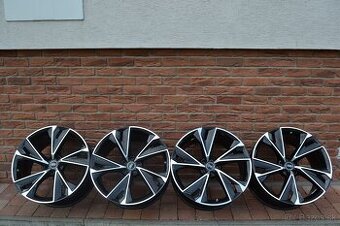 5x112 R22 Hlinikove disky Original Audi Q7 SQ7 Q8 SQ8