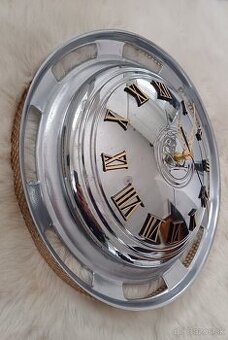 Nástenné hodiny Škoda