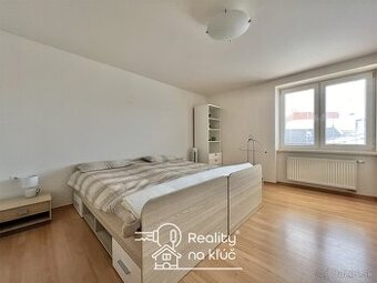 Na prenájom krásny 3-izbový byt v centre mesta v Nových Zámk