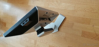 Darujem 17" monitor DELL 1708FPt, vysuvny a otocny, striebo