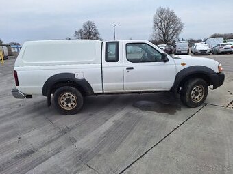 NISSAN NAVARA 2,5TD 4X4 KLÍMA ŤAŽNÉ 2006 ROK