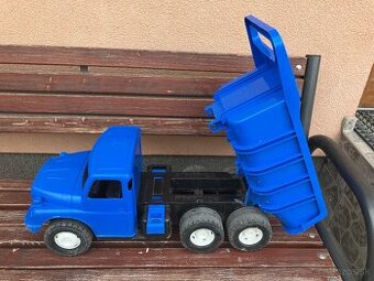 Predám veľmi zachovalú Tatru