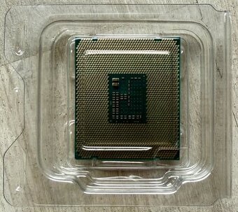 Intel® Core™ i7-5820K v 100% stave