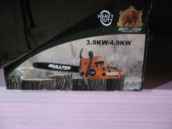 BENZíNOVá MOTOROVá PíLA