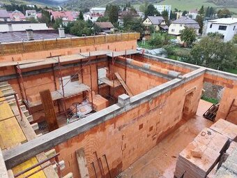 Stavbár, tesár, murár