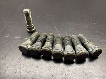 zetor major stifty na predné kolesa