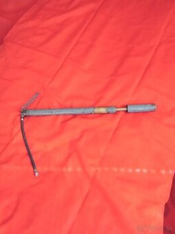 Predám mosadznú starožitný pumpu